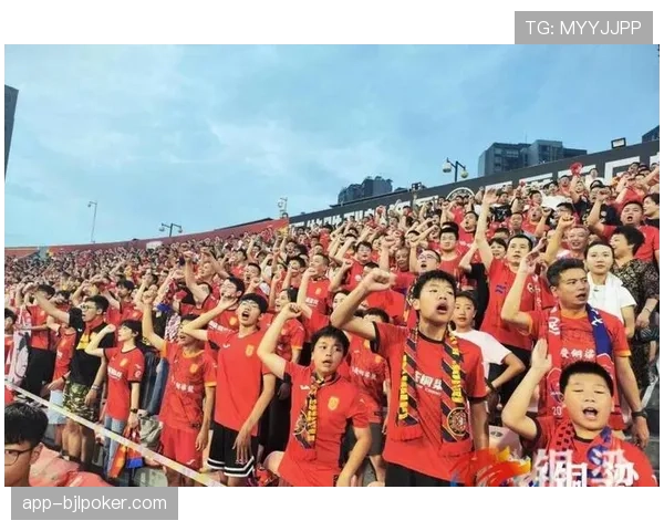 重庆铜梁龙2-1击败武汉三镇，升班马五轮不败紧随领头羊